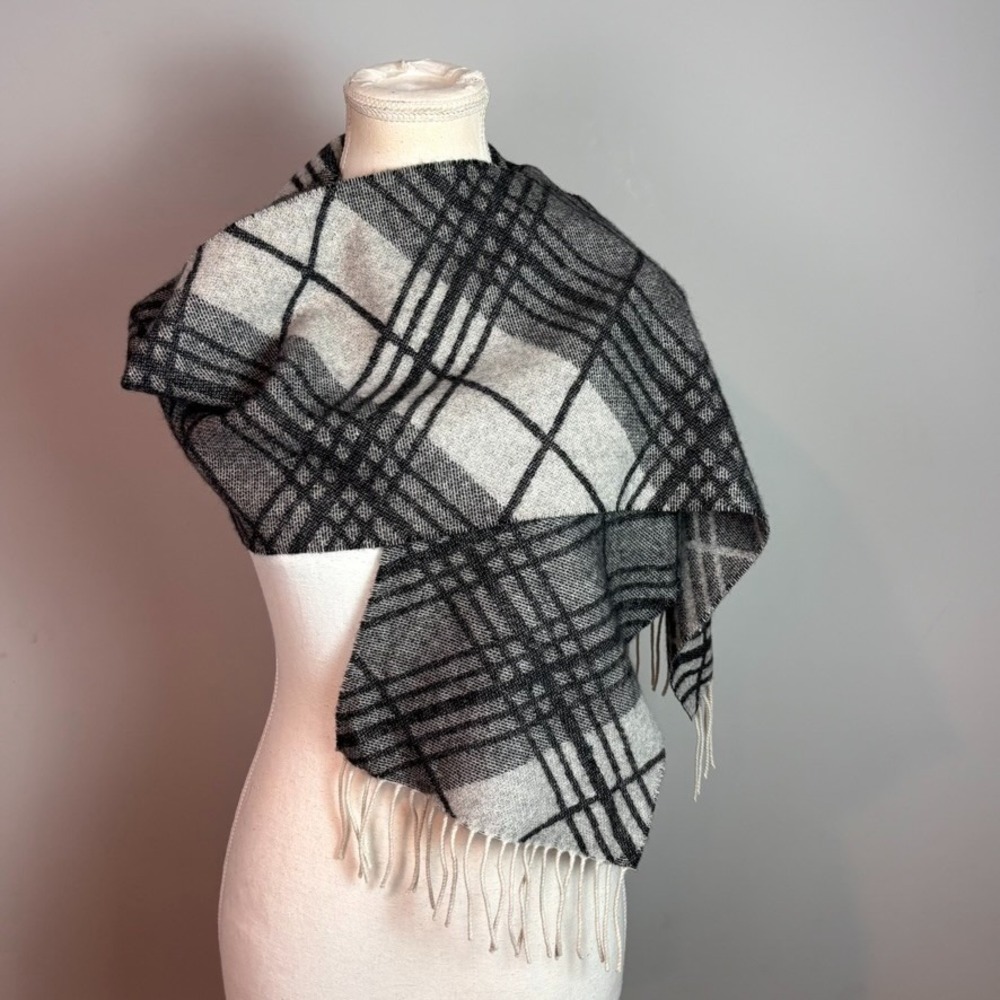 Charter Club Luxury 100% Cashmere Black White Plaid Fringed Rectangle Scarf